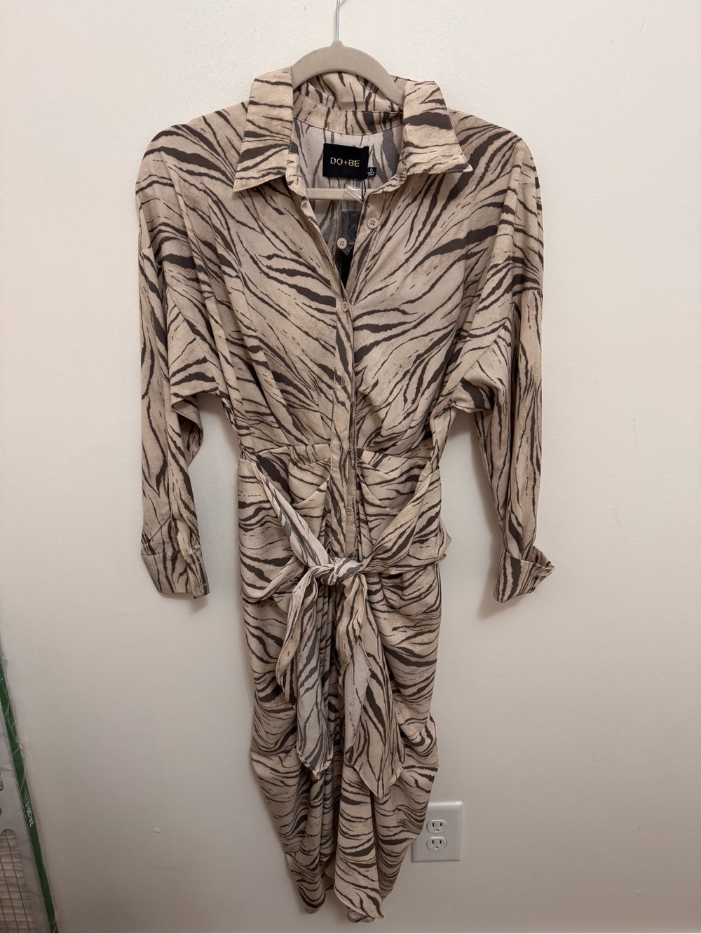 DO+BE Beige and Black Zebra-Print Tie-Waist Midi Dress